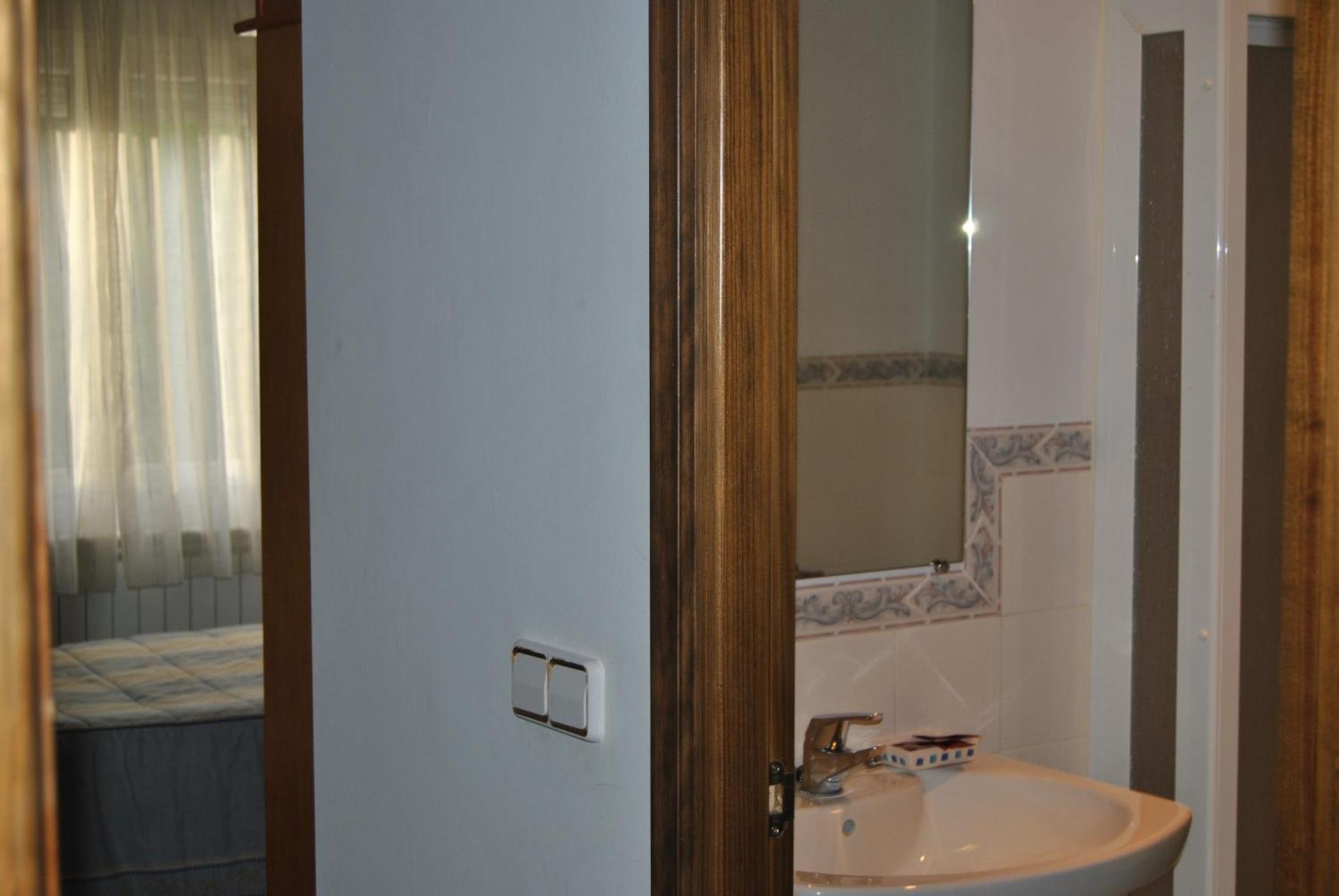 Hostal Rural Amador Puente de Vadillos Szoba fotó