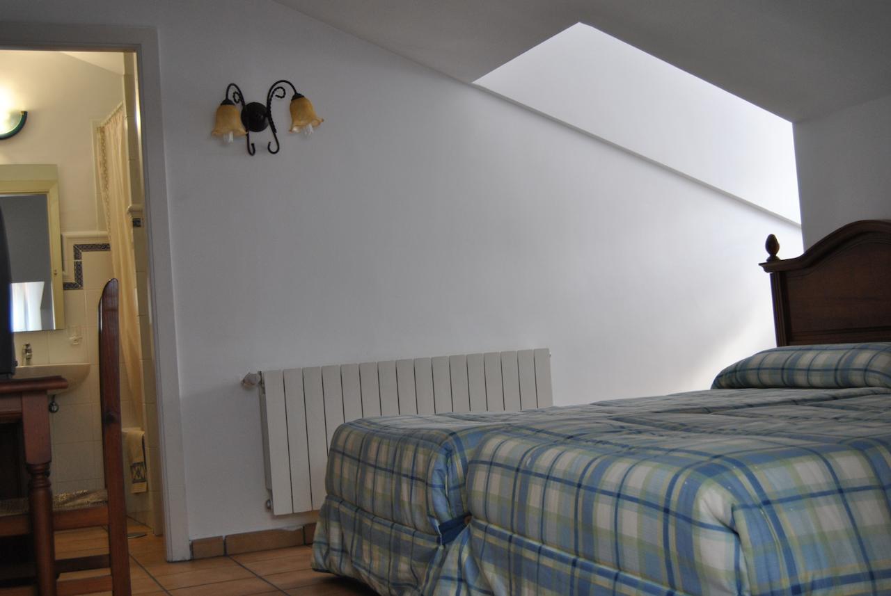 Hostal Rural Amador Puente de Vadillos Szoba fotó